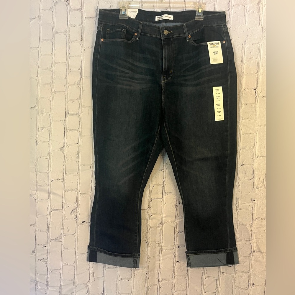 Levi’s jeans. Women’s Signature